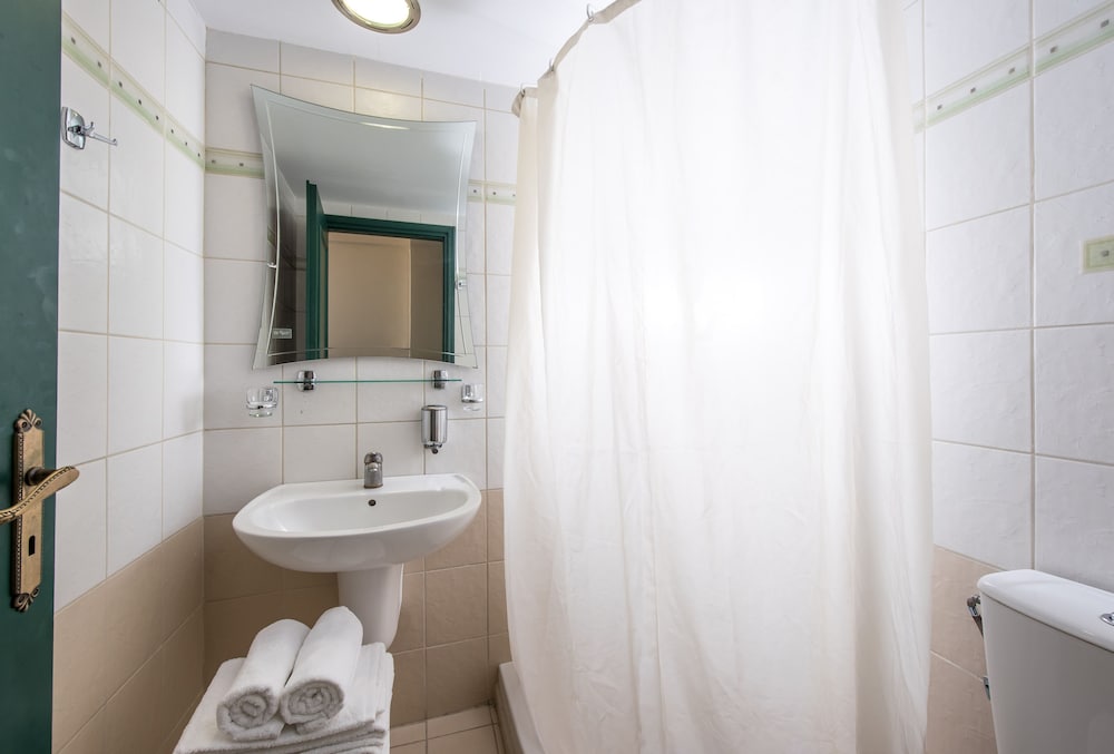 Odyssia Beach Hotel — Hotel rooms in Rethymnon
