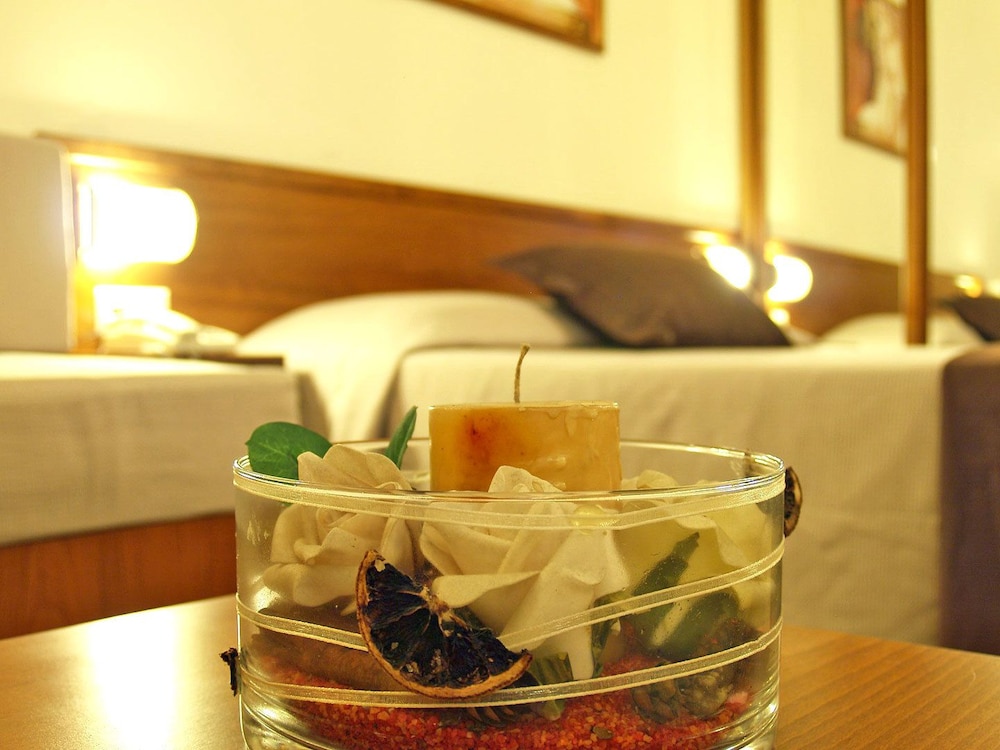Odyssia Beach Hotel — Hotel rooms in Rethymnon