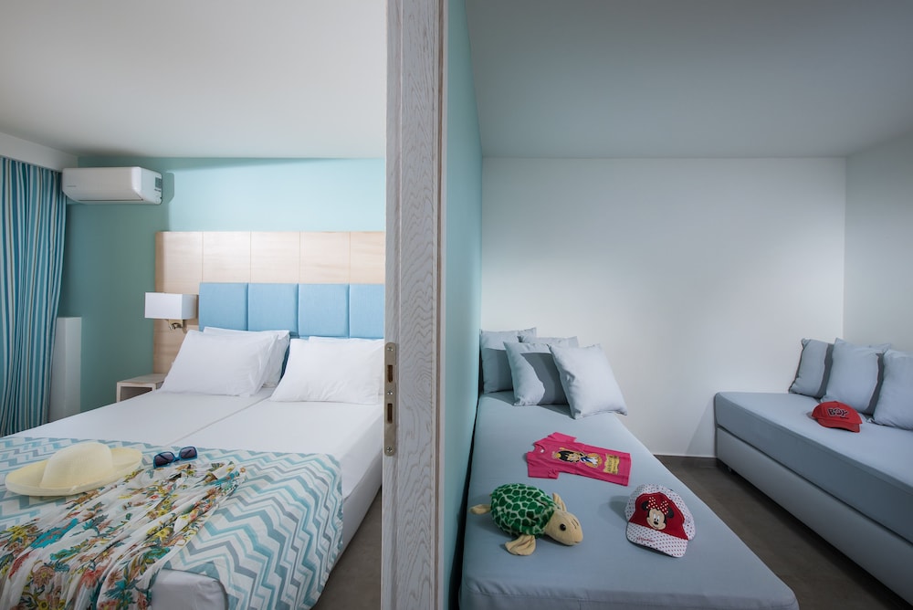Odyssia Beach Hotel — Hotel rooms in Rethymnon