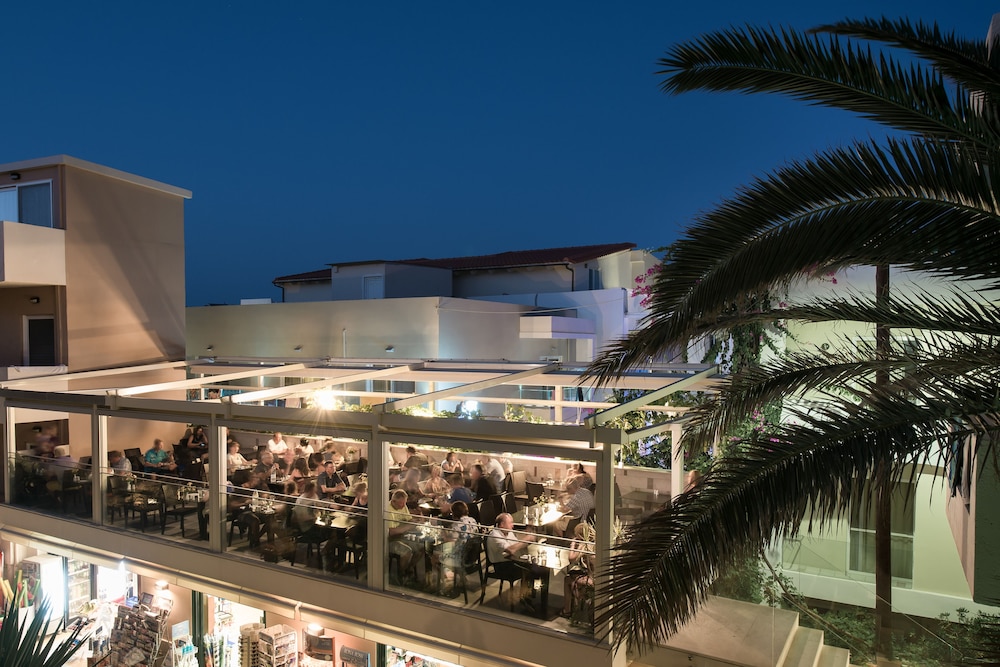 Odyssia Beach Hotel — Restaurant & bars in Rethymnon