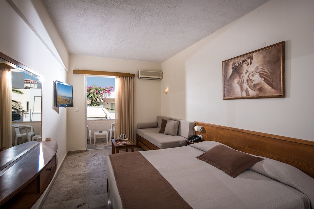 Odyssia Beach Hotel — Hotel rooms in Rethymnon