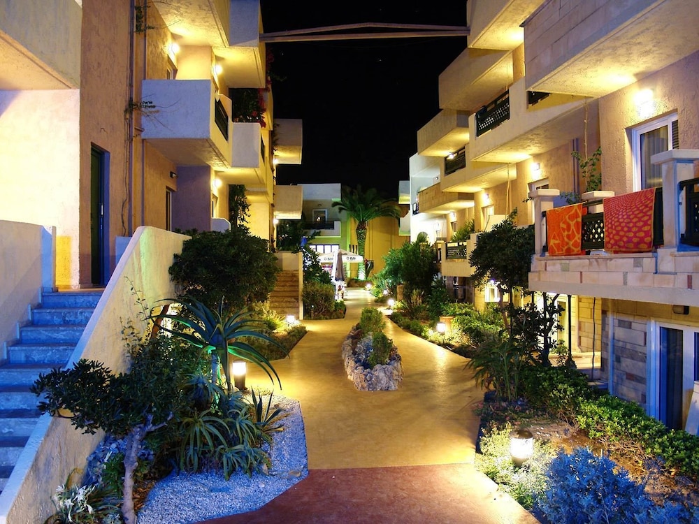 Odyssia Beach Hotel — Hotel building in Rethymnon