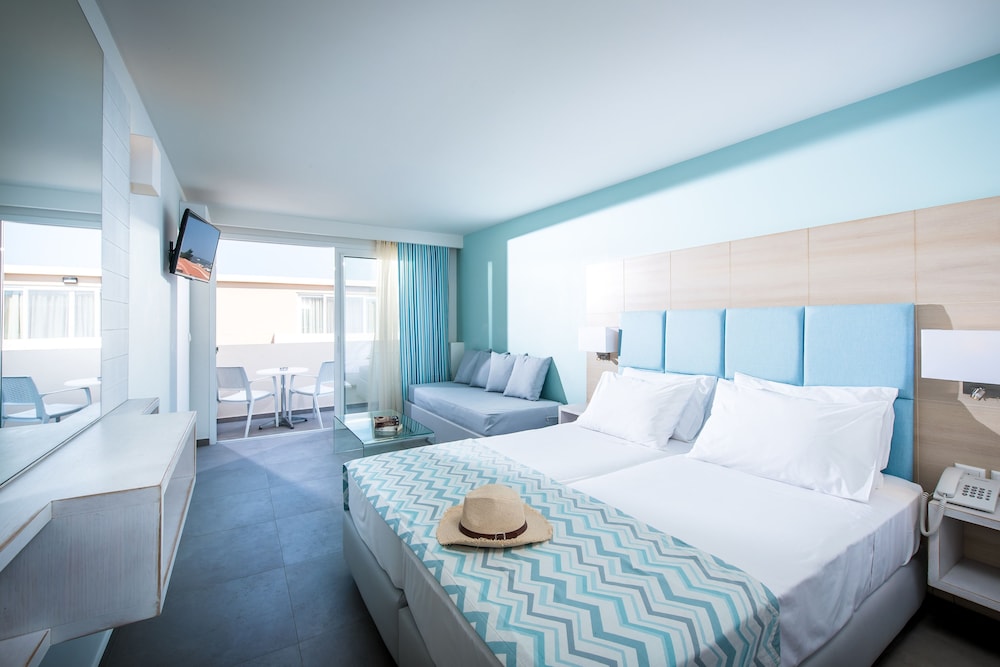 Odyssia Beach Hotel — Hotel rooms in Rethymnon