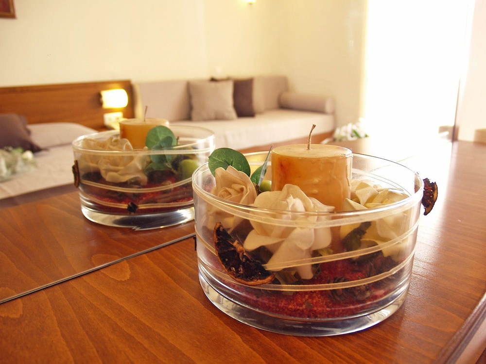 Odyssia Beach Hotel — Hotel rooms in Rethymnon