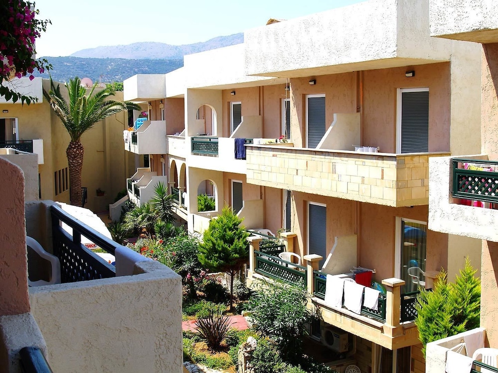 Odyssia Beach Hotel — Hotel building in Rethymnon