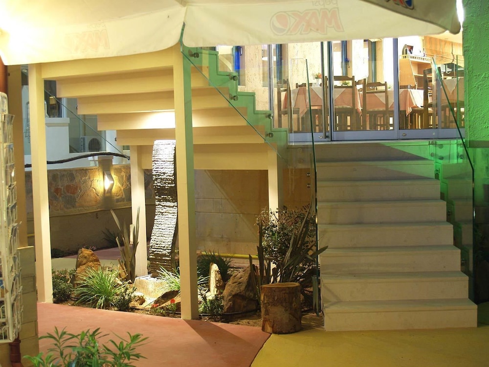 Odyssia Beach Hotel — Restaurant & bars in Rethymnon