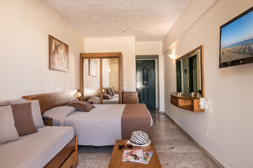 Odyssia Beach Hotel — Hotel rooms in Rethymnon