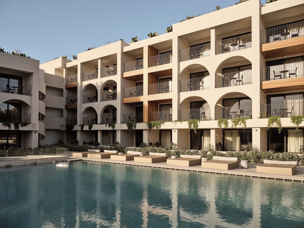 Planos Deluxe — Hotel building in Tsilivi, Ionian Islands