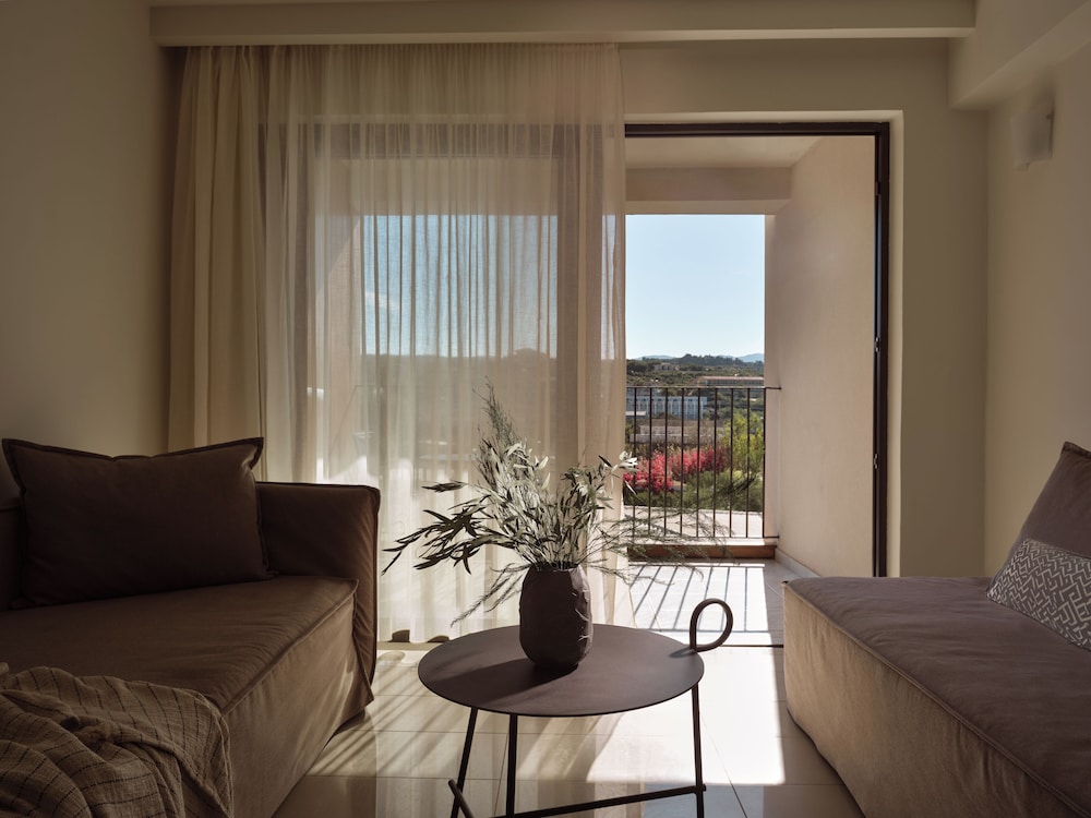 Planos Deluxe — Hotel rooms in Tsilivi, Ionian Islands