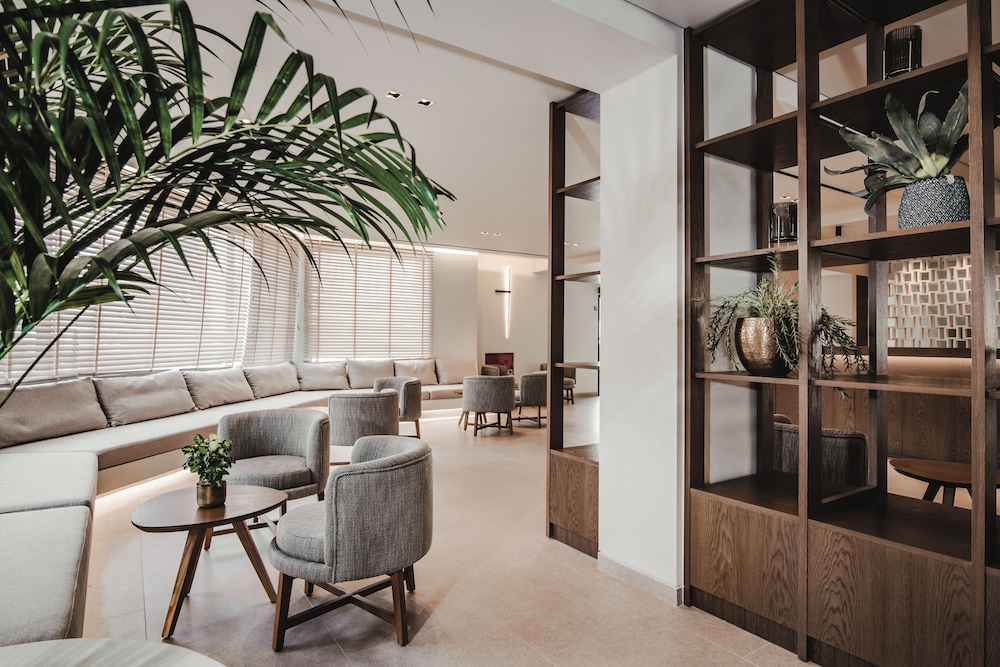 Planos Deluxe — Hotel rooms in Tsilivi, Ionian Islands