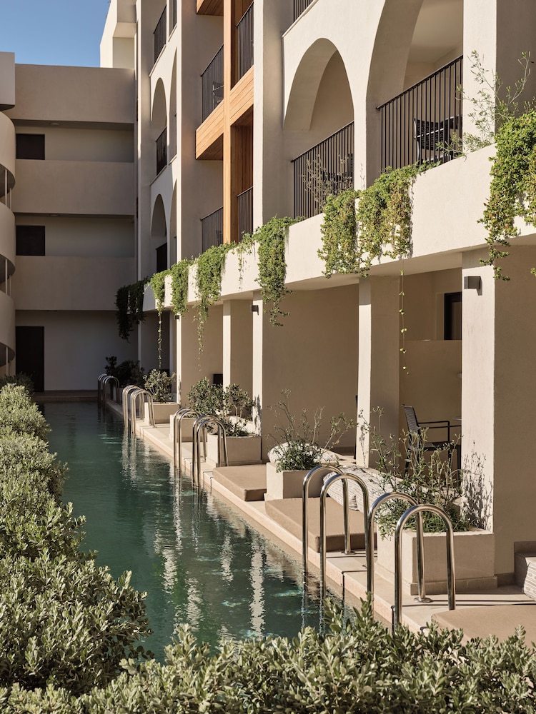 Planos Deluxe — Hotel building in Tsilivi, Ionian Islands