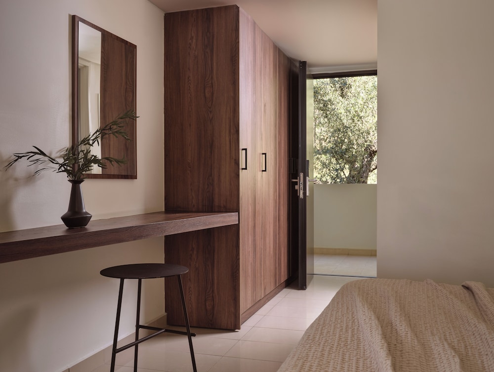 Planos Deluxe — Hotel rooms in Tsilivi, Ionian Islands