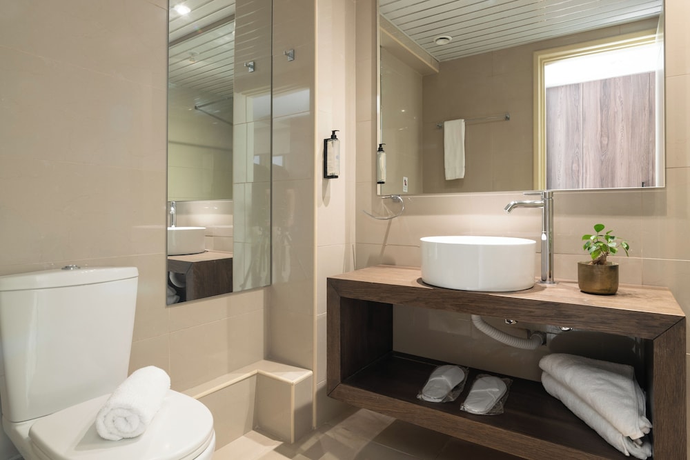 Planos Deluxe — Hotel rooms in Tsilivi, Ionian Islands