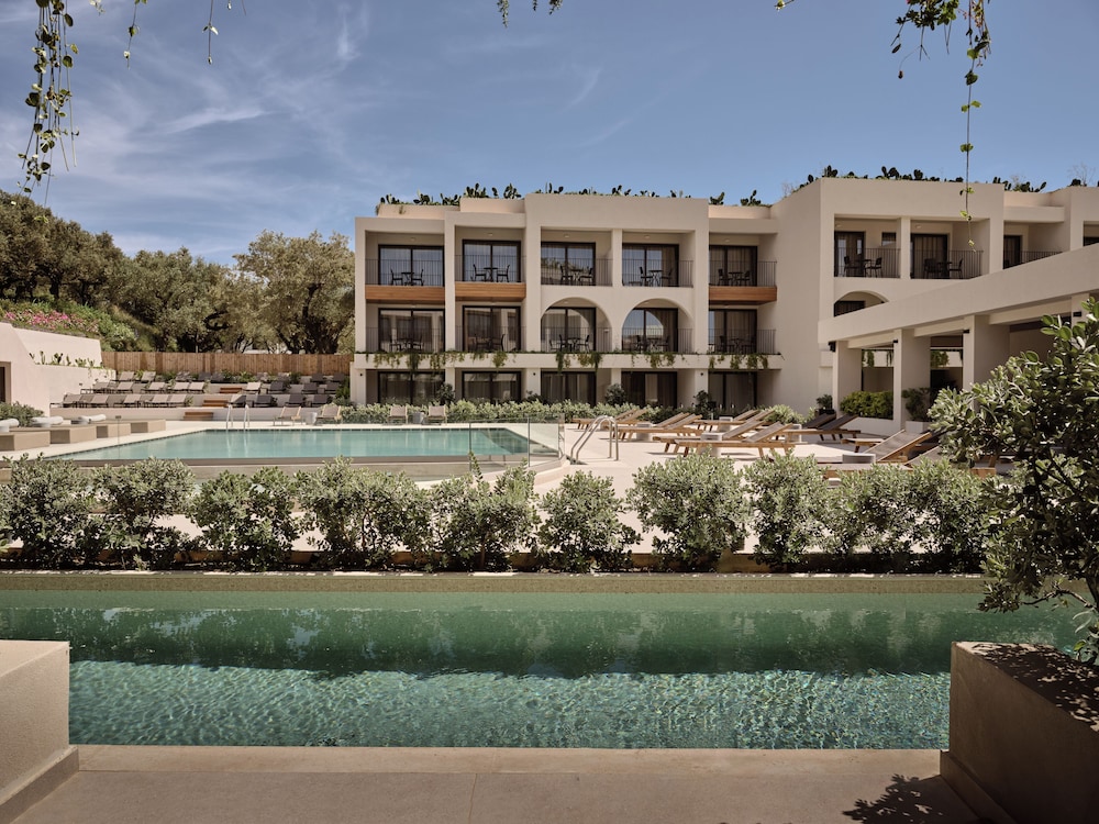 Planos Deluxe — Main photo in Tsilivi, Ionian Islands