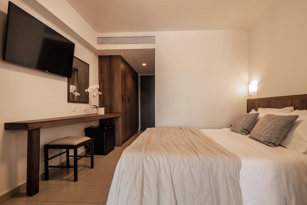 Planos Deluxe — Hotel rooms in Tsilivi, Ionian Islands