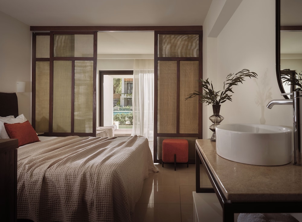 Planos Deluxe — Hotel rooms in Tsilivi, Ionian Islands