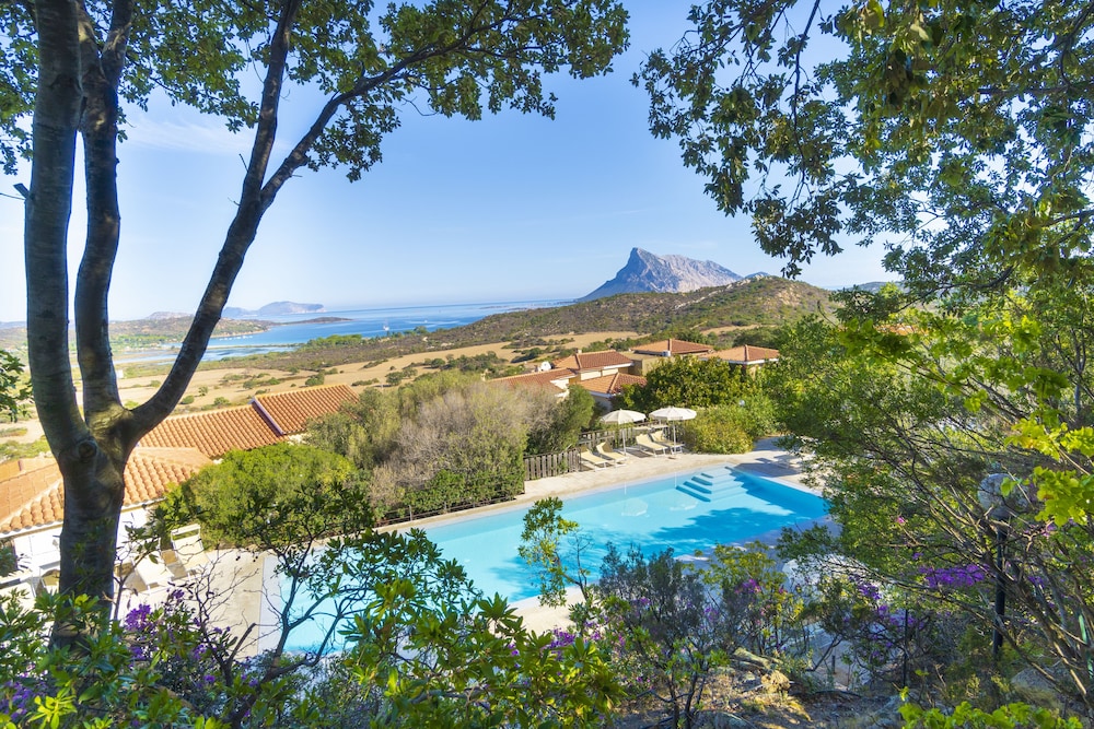 Residence Hotel Lu Nibareddu — Swimming pool in Loiri Porto San Paolo, Sardinia