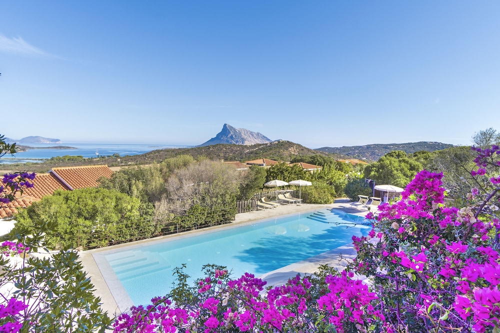 Residence Hotel Lu Nibareddu — Swimming pool in Loiri Porto San Paolo, Sardinia