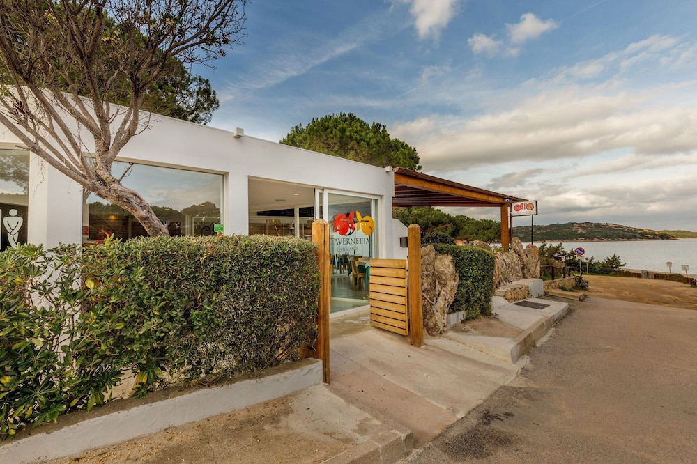 Residence Hotel Lu Nibareddu — Restaurant & bars in Loiri Porto San Paolo, Sardinia