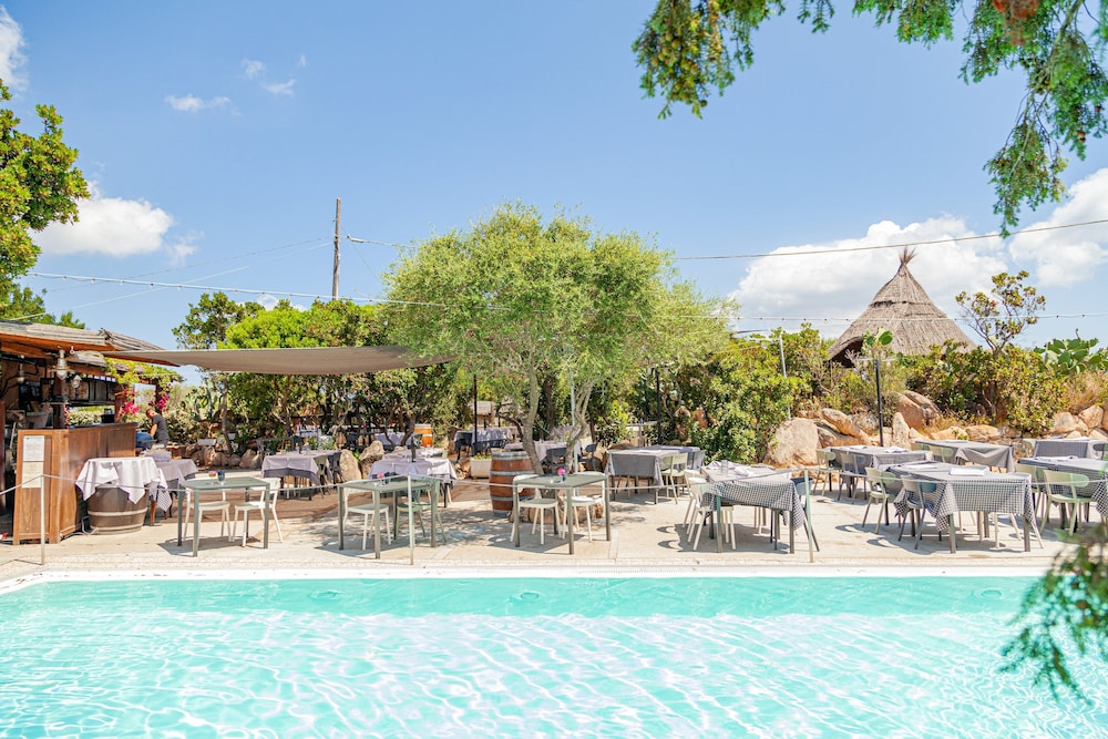 Residence Hotel Lu Nibareddu — Restaurant & bars in Loiri Porto San Paolo, Sardinia