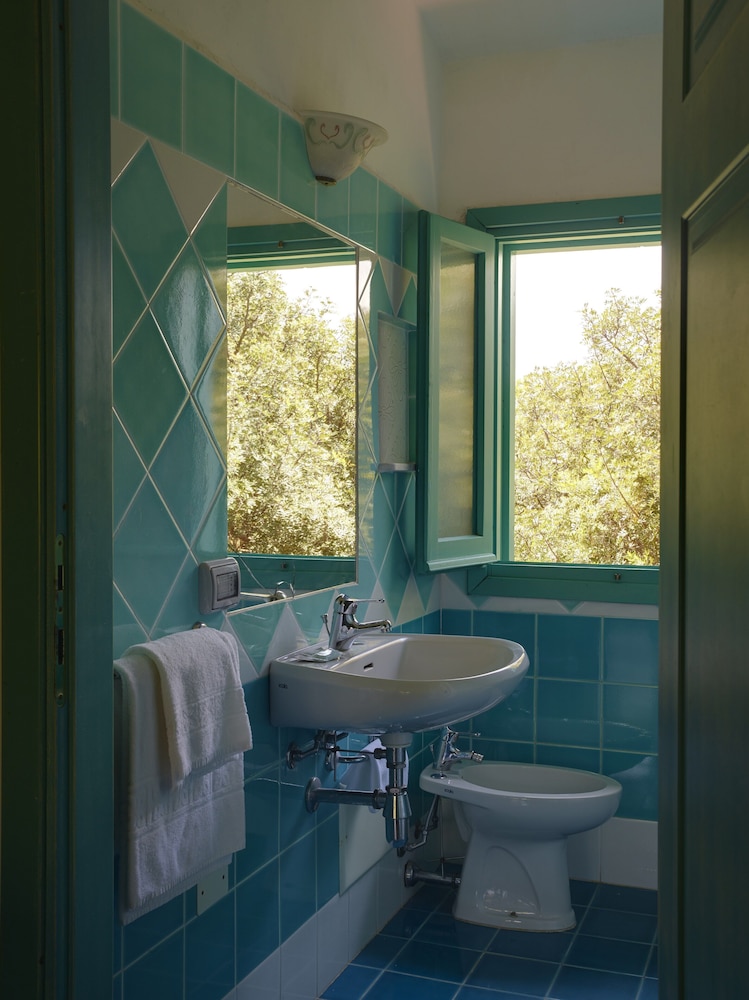 Residence Hotel Lu Nibareddu — Hotel rooms in Loiri Porto San Paolo, Sardinia