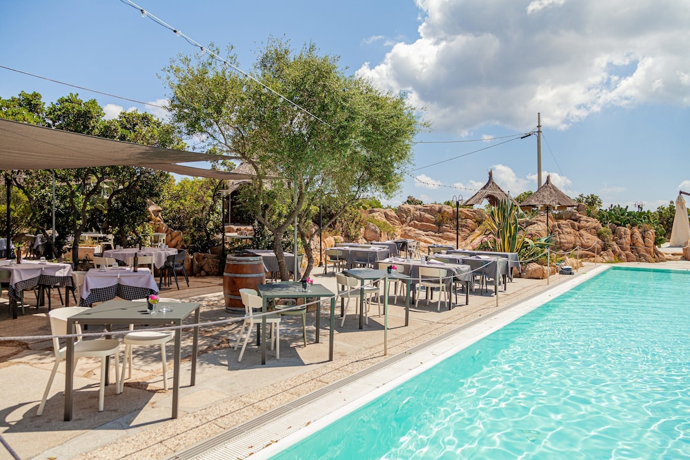 Residence Hotel Lu Nibareddu — Restaurant & bars in Loiri Porto San Paolo, Sardinia