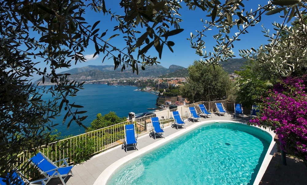 Hotel Miramare — Swimming pool in Sorrento, Campania
