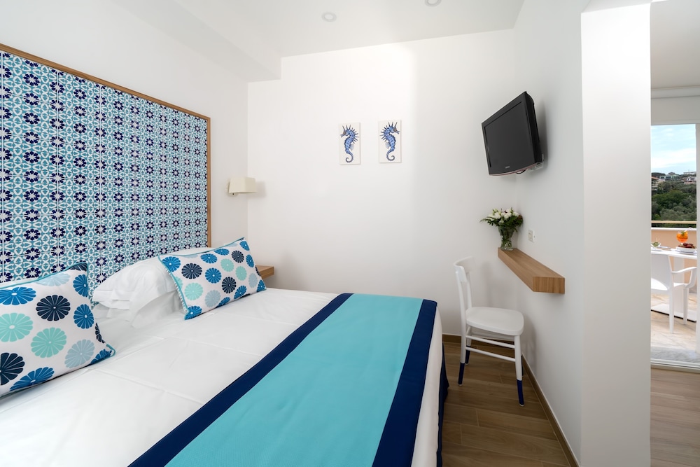 Hotel Miramare — Hotel rooms in Sorrento, Campania