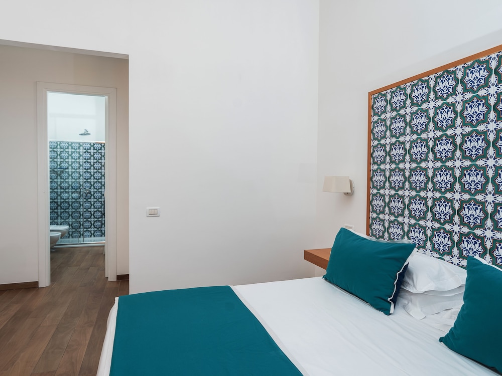 Hotel Miramare — Hotel rooms in Sorrento, Campania