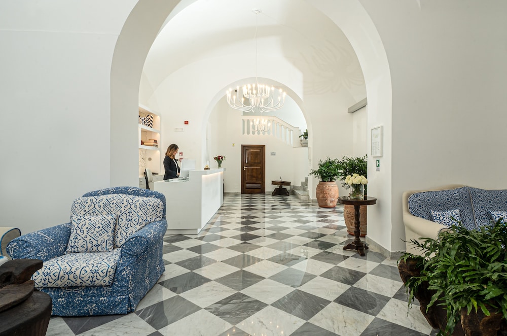 Hotel Miramare — Hotel building in Sorrento, Campania