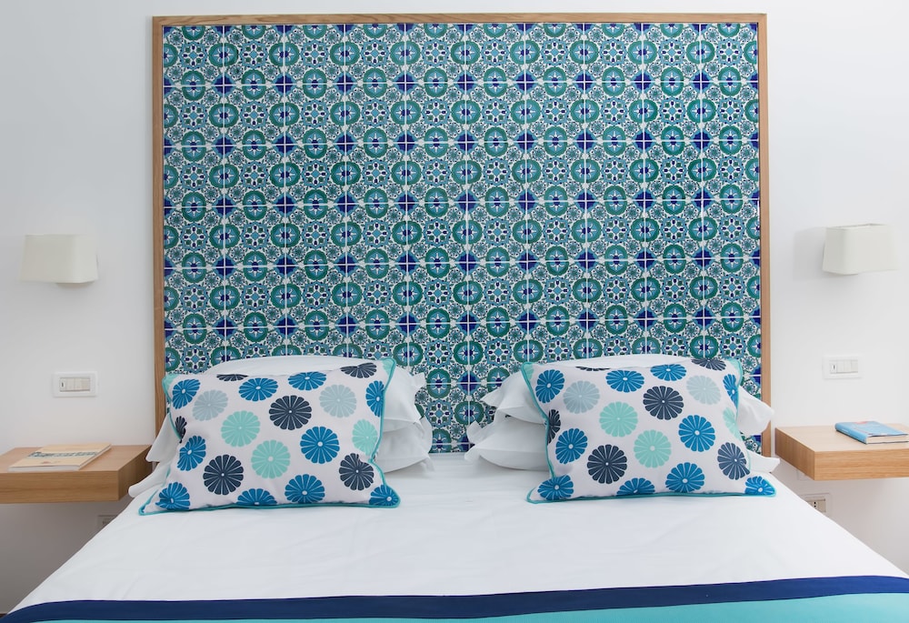 Hotel Miramare — Hotel rooms in Sorrento, Campania