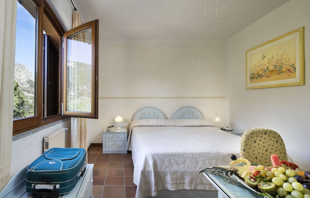 Hotel Rocce Sarde — Hotel rooms in Olbia, Sardinia