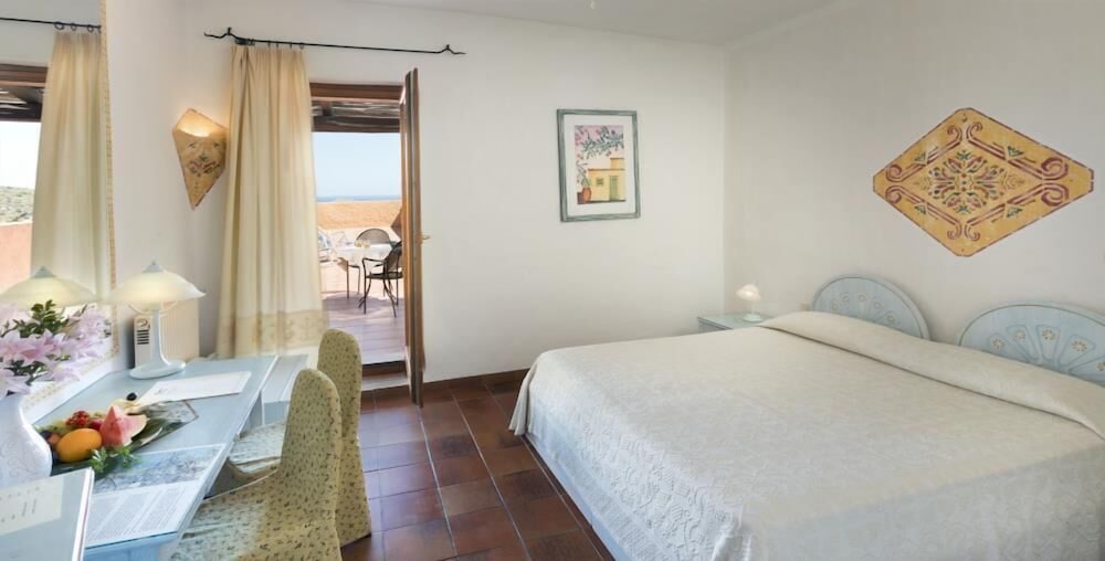 Hotel Rocce Sarde — Hotel rooms in Olbia, Sardinia