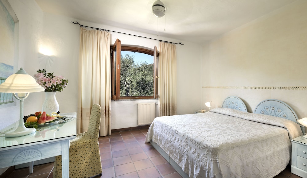 Hotel Rocce Sarde — Hotel rooms in Olbia, Sardinia
