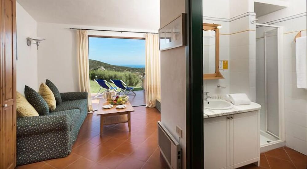 Hotel Rocce Sarde — Hotel rooms in Olbia, Sardinia