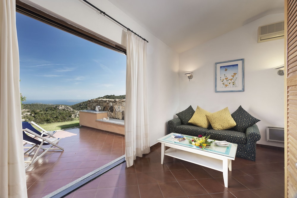 Hotel Rocce Sarde — Hotel rooms in Olbia, Sardinia
