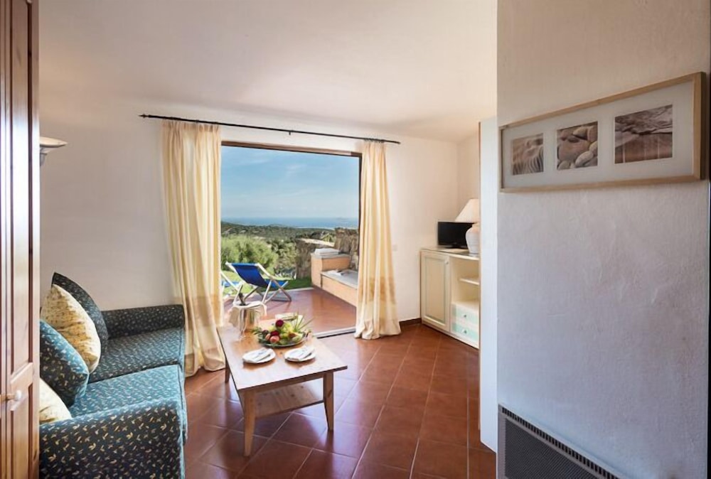 Hotel Rocce Sarde — Hotel rooms in Olbia, Sardinia