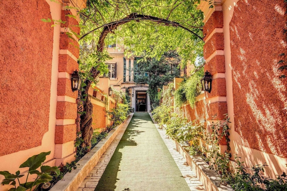 Hotel Rome Garden — Hotel building in Rome, Lazio