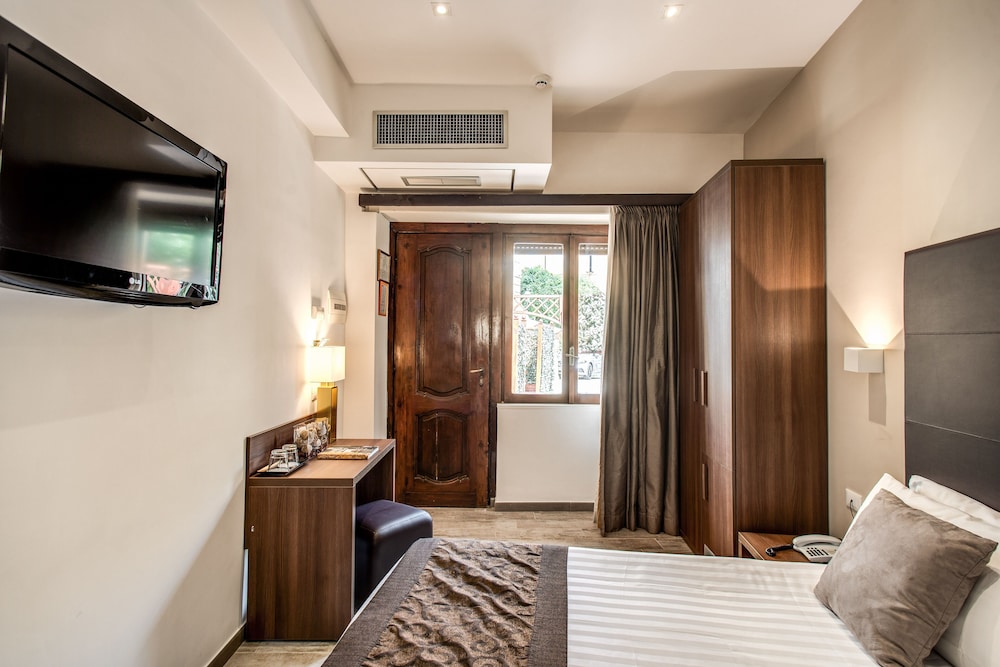 Hotel Rome Garden — Hotel rooms in Rome, Lazio