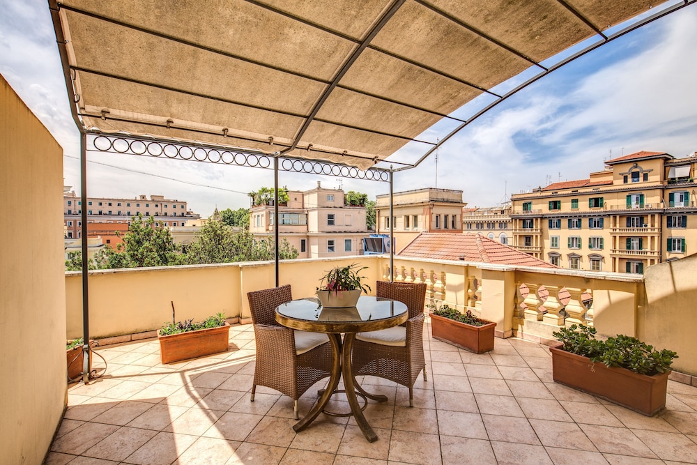 Hotel Rome Garden — Hotel building in Rome, Lazio
