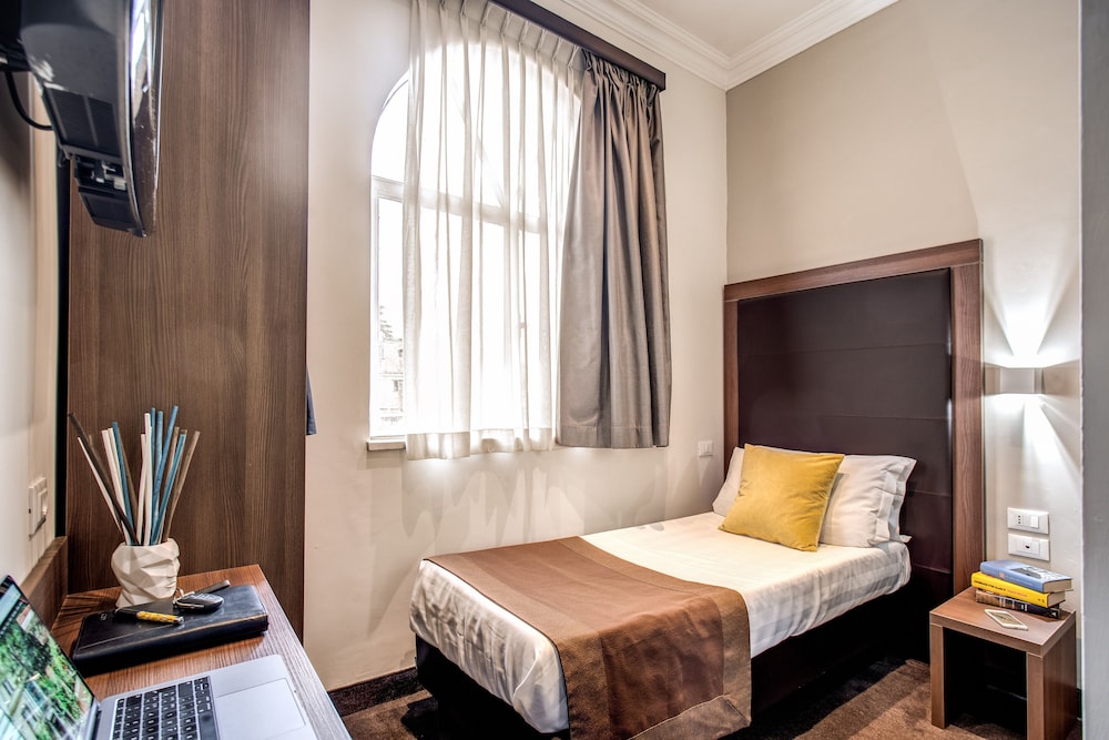 Hotel Rome Garden — Hotel rooms in Rome, Lazio