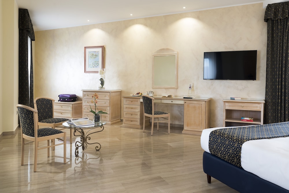 Sant Alphio Garden Hotel & Spa — Hotel rooms in Giardini Naxos, Sicily