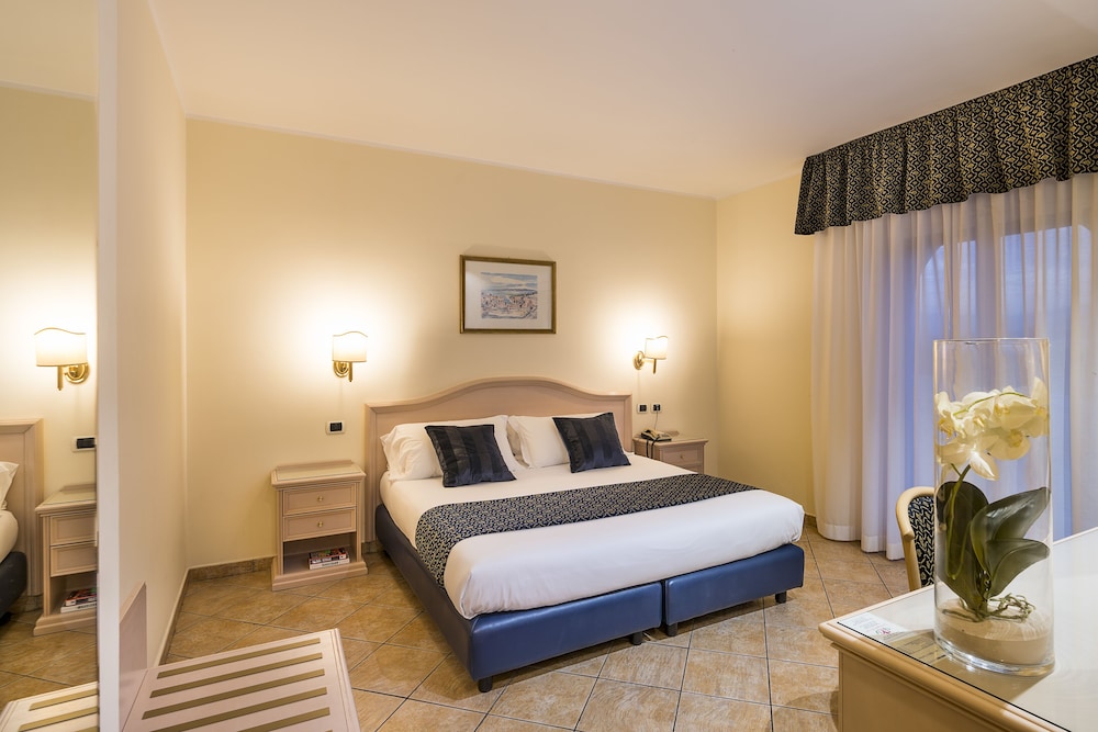 Sant Alphio Garden Hotel & Spa — Hotel rooms in Giardini Naxos, Sicily