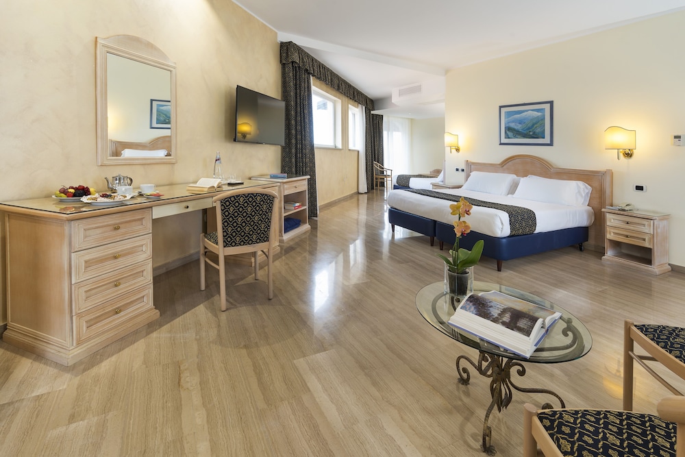 Sant Alphio Garden Hotel & Spa — Hotel rooms in Giardini Naxos, Sicily