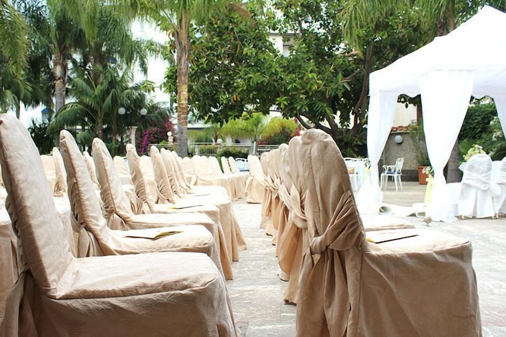 Sant Alphio Garden Hotel & Spa — Restaurant & bars in Giardini Naxos, Sicily