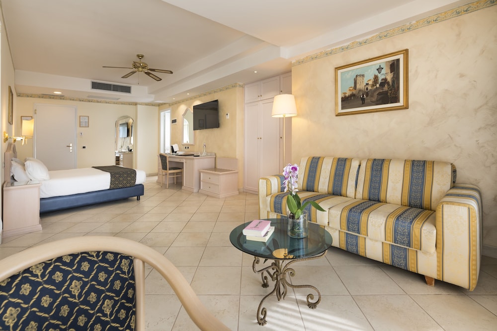 Sant Alphio Garden Hotel & Spa — Hotel rooms in Giardini Naxos, Sicily