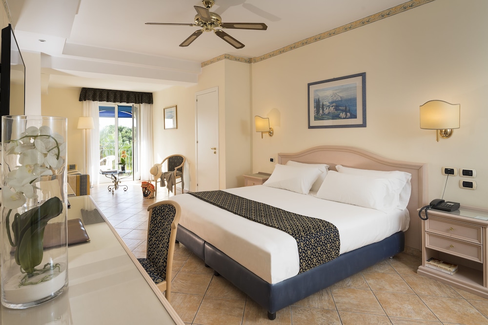 Sant Alphio Garden Hotel & Spa — Hotel rooms in Giardini Naxos, Sicily