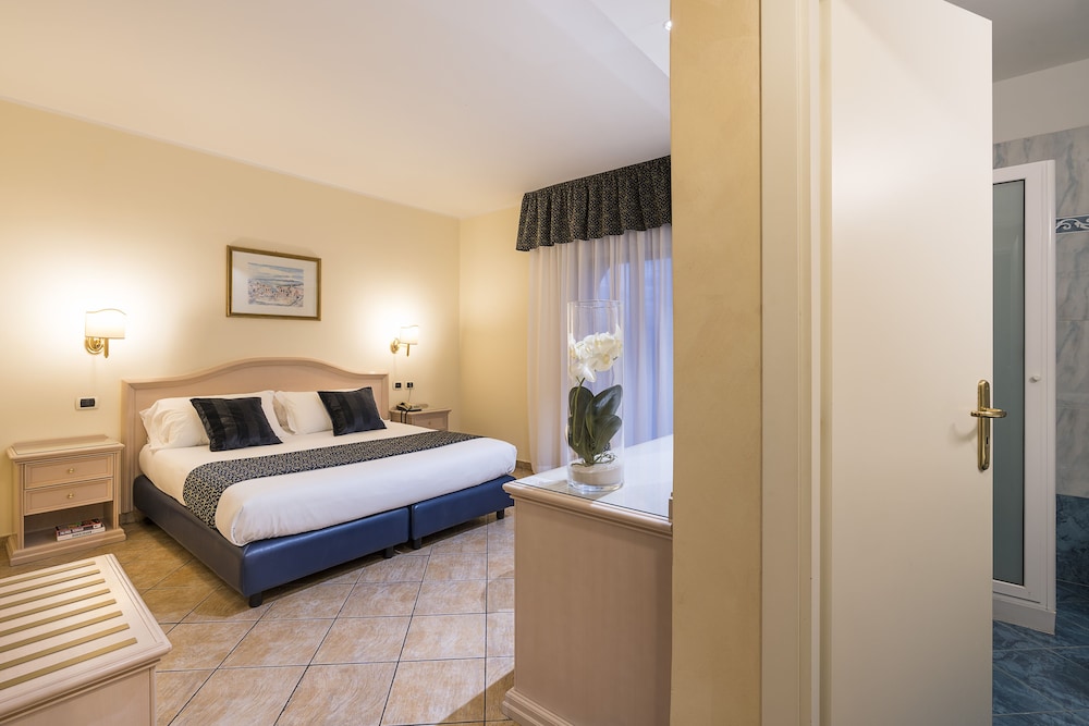 Sant Alphio Garden Hotel & Spa — Hotel rooms in Giardini Naxos, Sicily