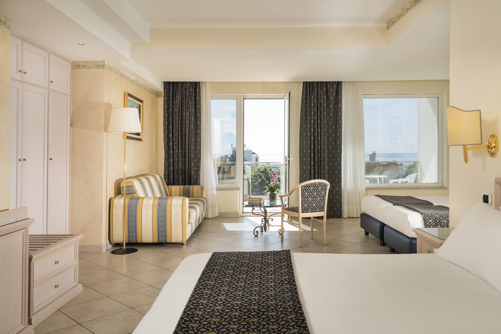 Sant Alphio Garden Hotel & Spa — Hotel rooms in Giardini Naxos, Sicily