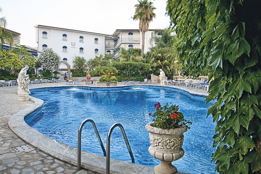 Sant Alphio Garden Hotel & Spa — Swimming pool in Giardini Naxos, Sicily